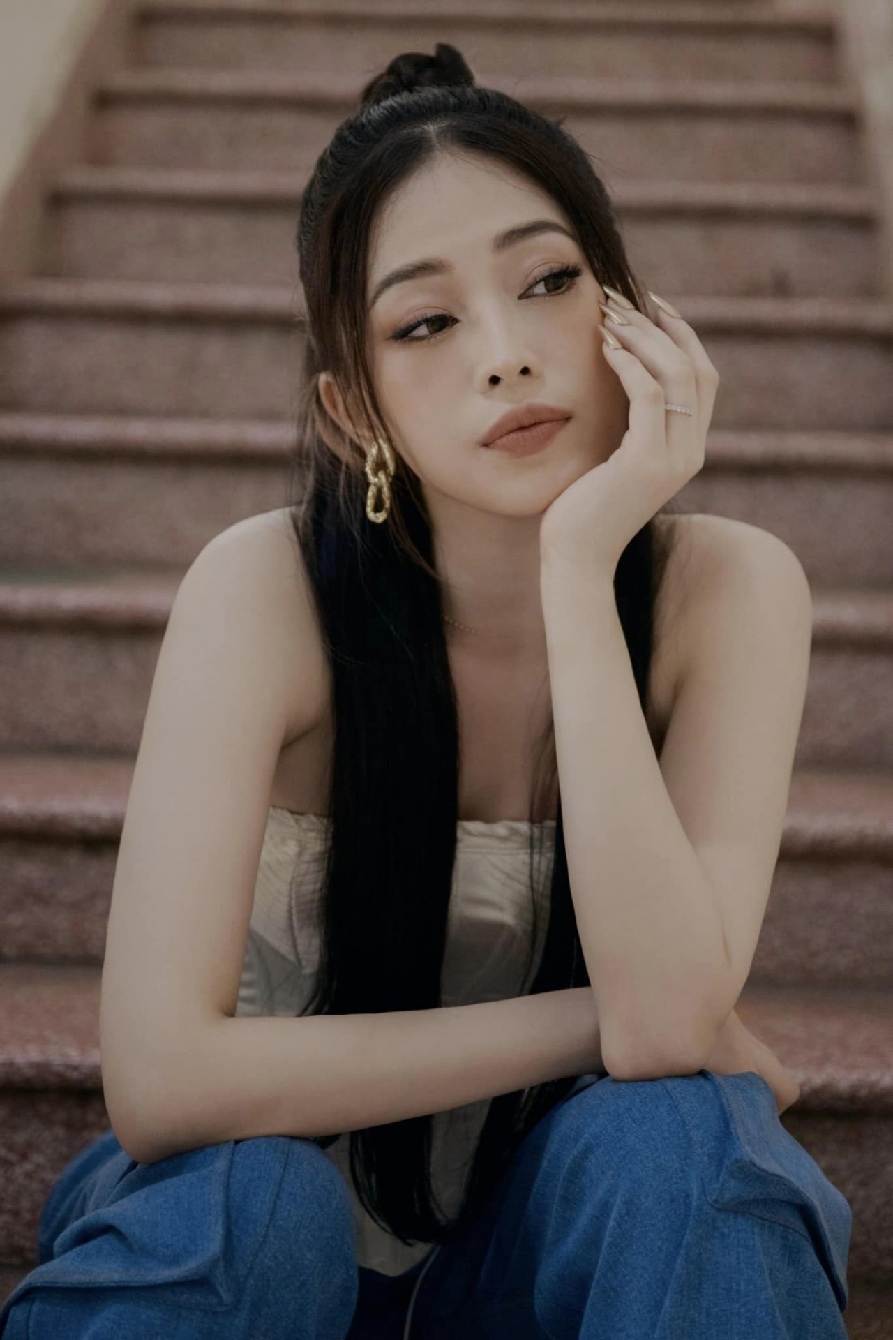 Á hậu Phương Nga