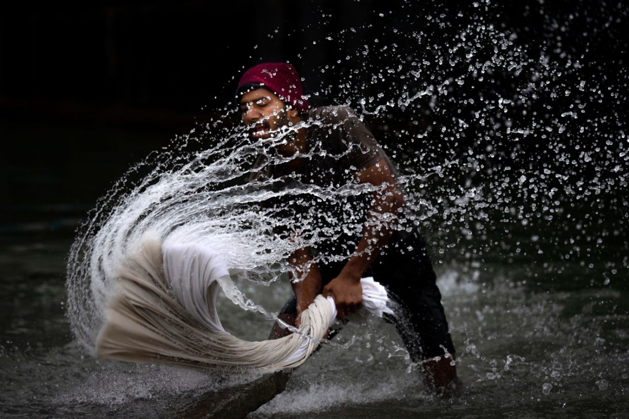 Ảnh ấn tượng tuần (20 26/3): Ukraine bắn ‘ông lão’ pháo phòng không S-60 để tập kích mặt đất, quan hệ Nga-Trung cao nhất lịch sử,