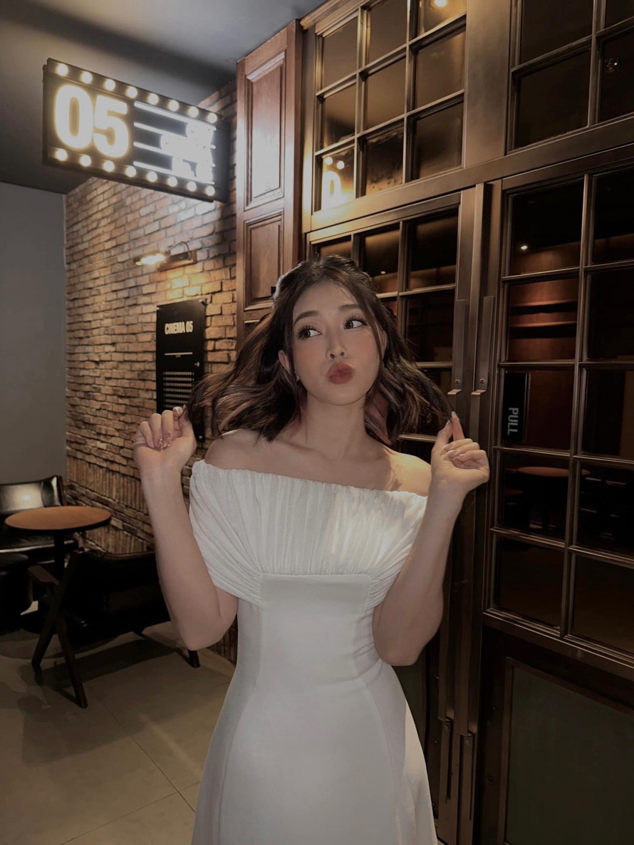 Á hậu Phương Nga