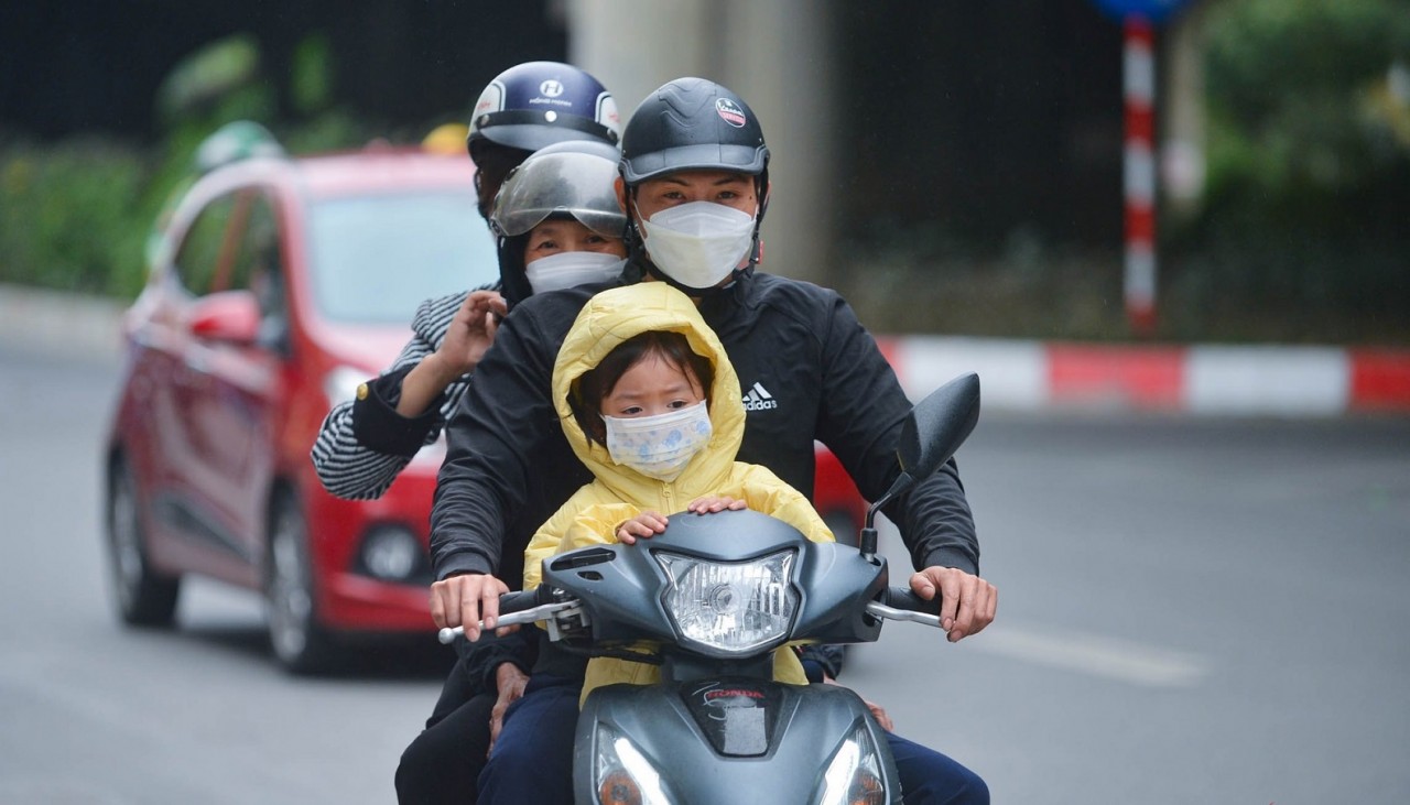 Dự báo thời tiết đêm nay và ngày mai (28-29/3): Hà Nội trời rét; vùng núi Bắc Bộ và Bắc-Trung Trung Bộ mưa vừa mưa to cục bộ; phía Nam có nắng nóng