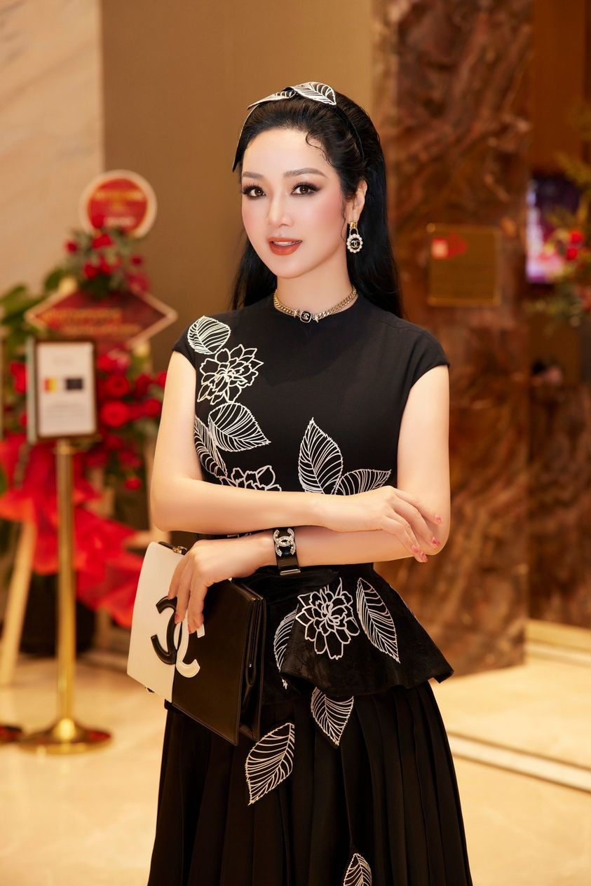 Hoa hậu Đền Hùng Giáng My