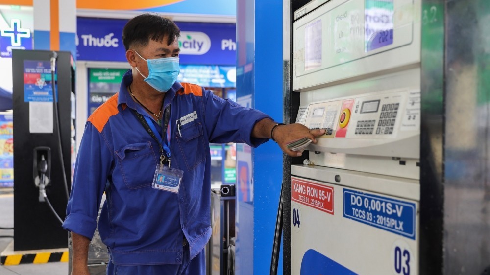 gia xang dau hom nay 1912 the gioi tang nhe chieu nay trong nuoc se tang hay giam