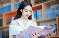 Hoa hậu Thanh Thủy livestream thừa nhận phẫu thuật thẩm mỹ