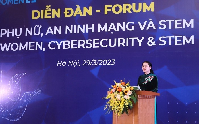 Thúc đẩy phụ nữ tham gia các lĩnh vực STEM và hiểu biết về an ninh mạng Thúc đẩy phụ nữ tham gia các lĩnh vực STEM và hiểu biết về an ninh mạng