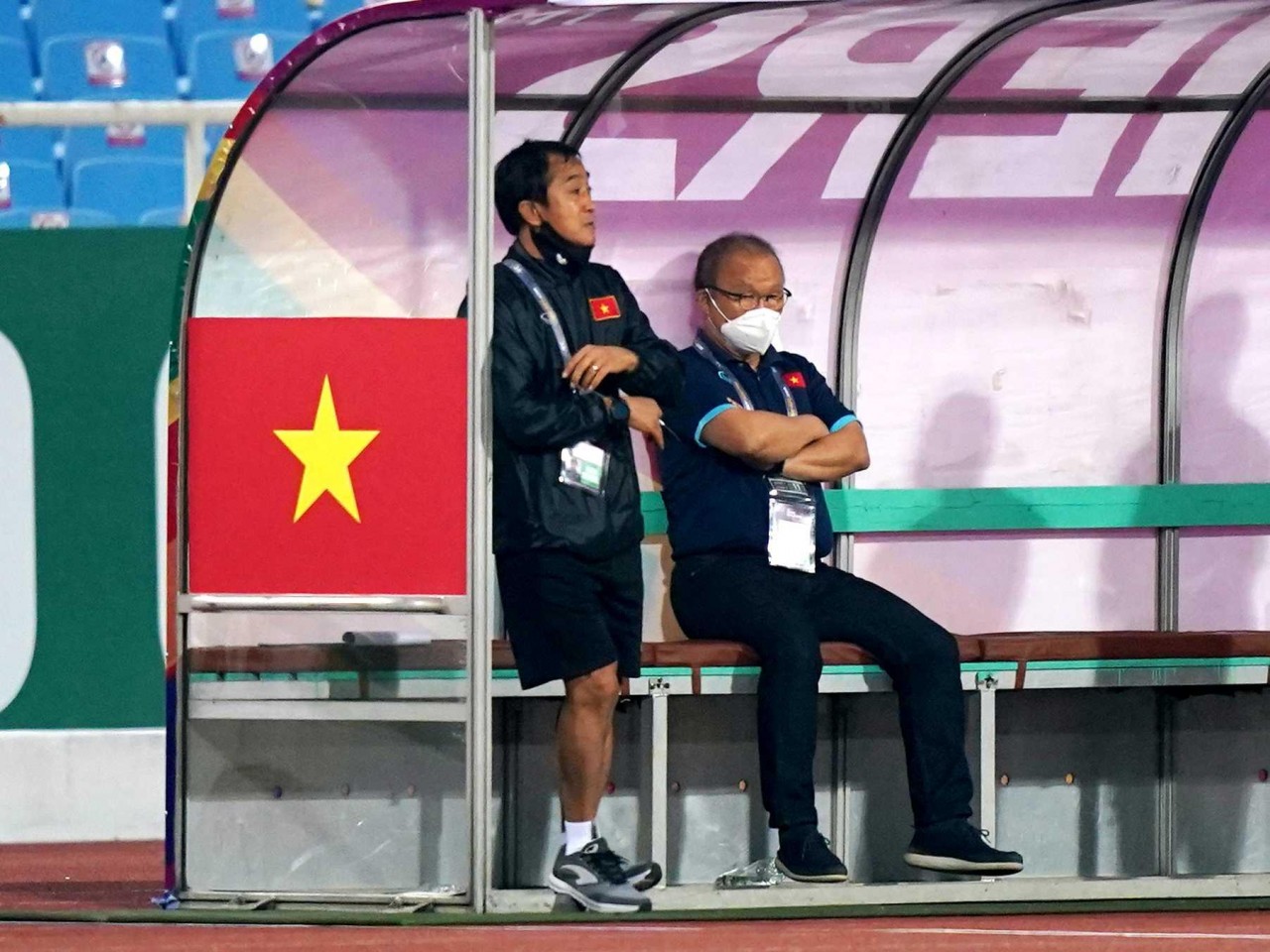 Bộ đôi HLV Park Hang Seo và trợ lý Lee Young Jin có thể tái xuất ở V-League Bộ đôi HLV Park Hang Seo và trợ lý Lee Young Jin có thể tái xuất ở V-League