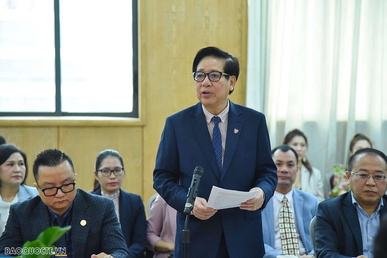 Đoàn Trưởng cơ quan đại diện Việt Nam ở nước ngoài nhiệm kỳ 2023-2026 làm việc với Hội Doanh nhân tư nhân Việt Nam Đoàn Trưởng cơ quan đại diện Việt Nam ở nước ngoài nhiệm kỳ 2023-2026 làm việc với Hội Doanh nhân tư nhân Việt Nam