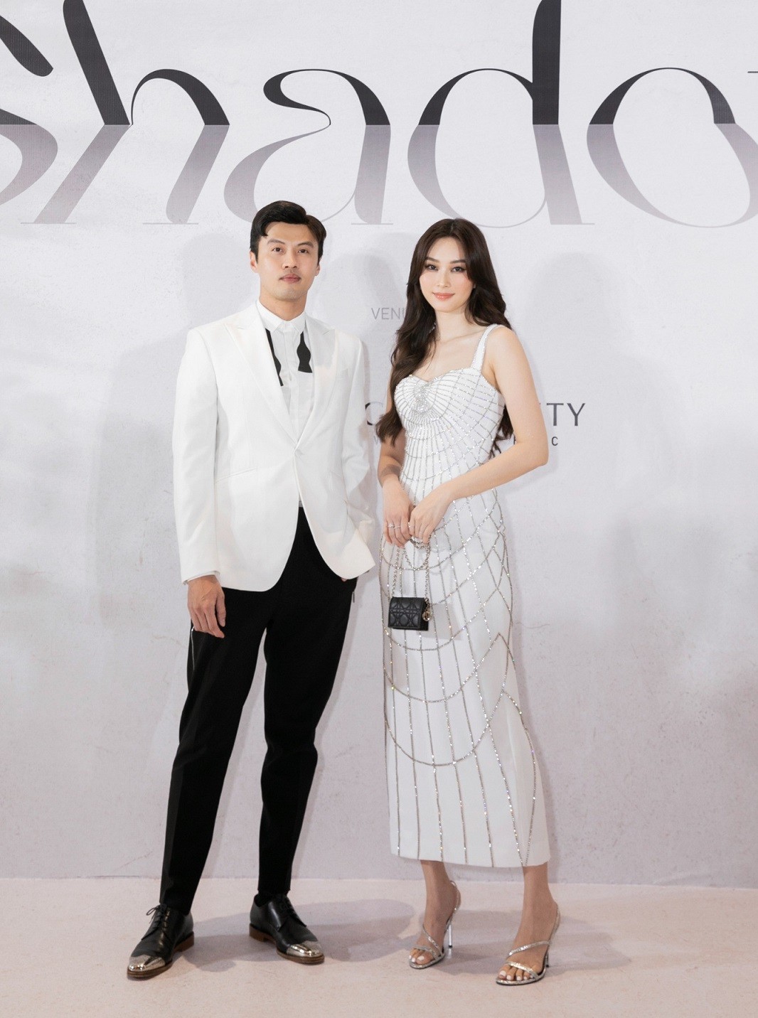 Ngắm dàn Hoa hậu Việt và hội mỹ nhân đẹp tinh khôi cùng đầm trắng muốt dự sự kiện thời trang