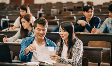 Tỷ lệ sinh sụt giảm đáng kinh ngạc, trường học Trung Quốc khuyến khích sinh viên tận dụng kỳ nghỉ Xuân đi tìm người yêu