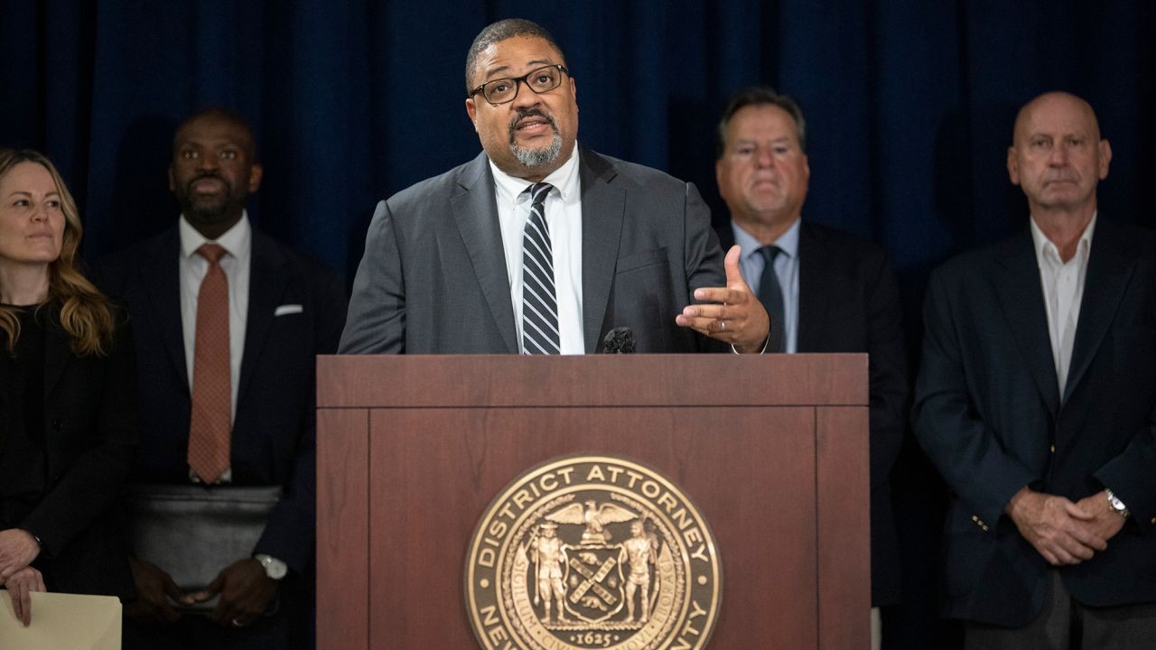 Alvin Bragg, Donald Trump và 'cuộc săn phù thủy' thời hiện đại