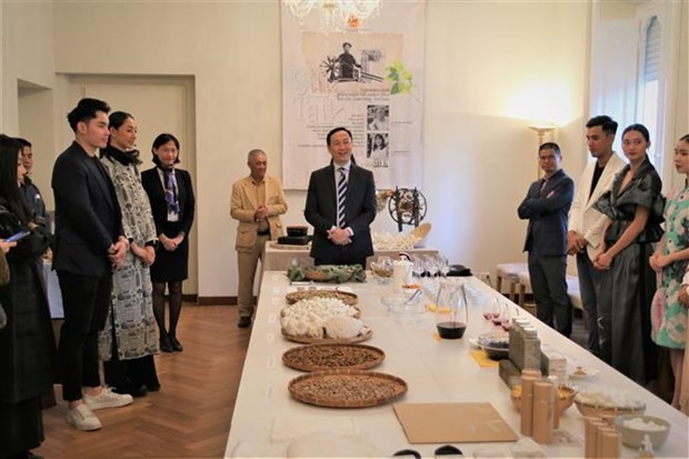 Đưa lụa và thời trang Việt đến với công chúng Italy