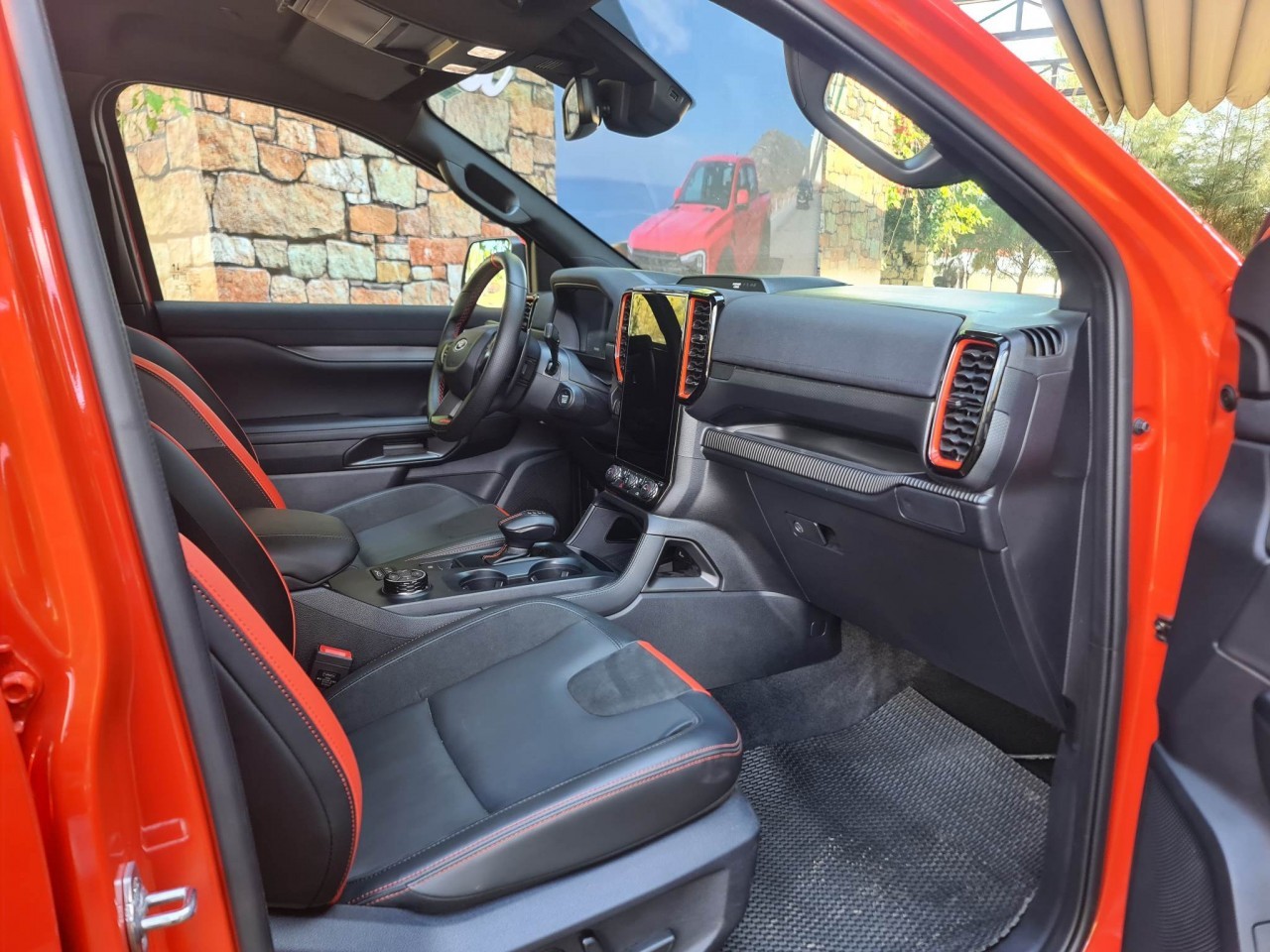 Cận cảnh Ford Ranger Raptor xuất hiện tại Việt Nam Cận cảnh Ford Ranger Raptor xuất hiện tại Việt Nam