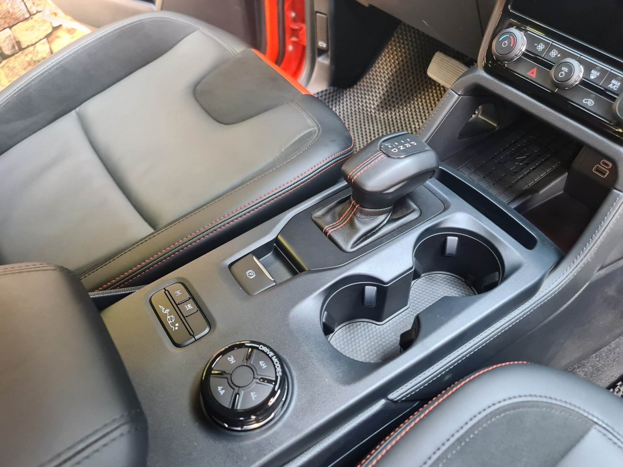 Cận cảnh Ford Ranger Raptor xuất hiện tại Việt Nam Cận cảnh Ford Ranger Raptor xuất hiện tại Việt Nam