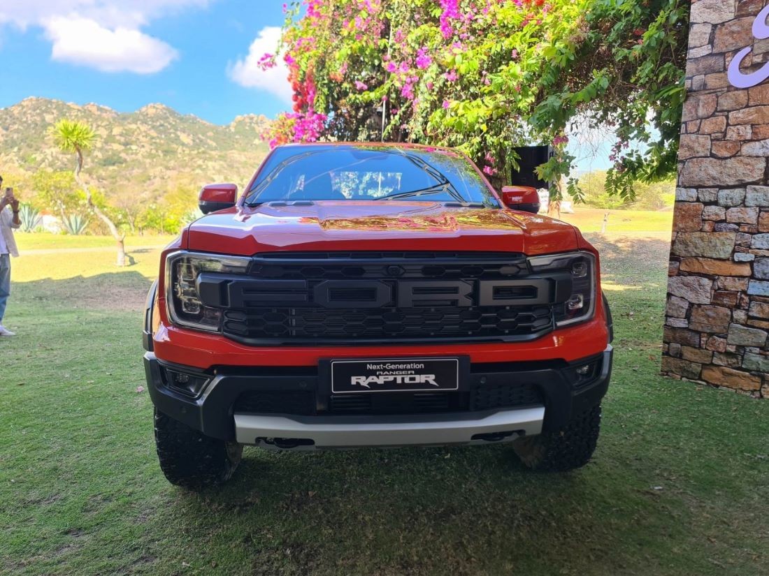 Cận cảnh Ford Ranger Raptor xuất hiện tại Việt Nam Cận cảnh Ford Ranger Raptor xuất hiện tại Việt Nam