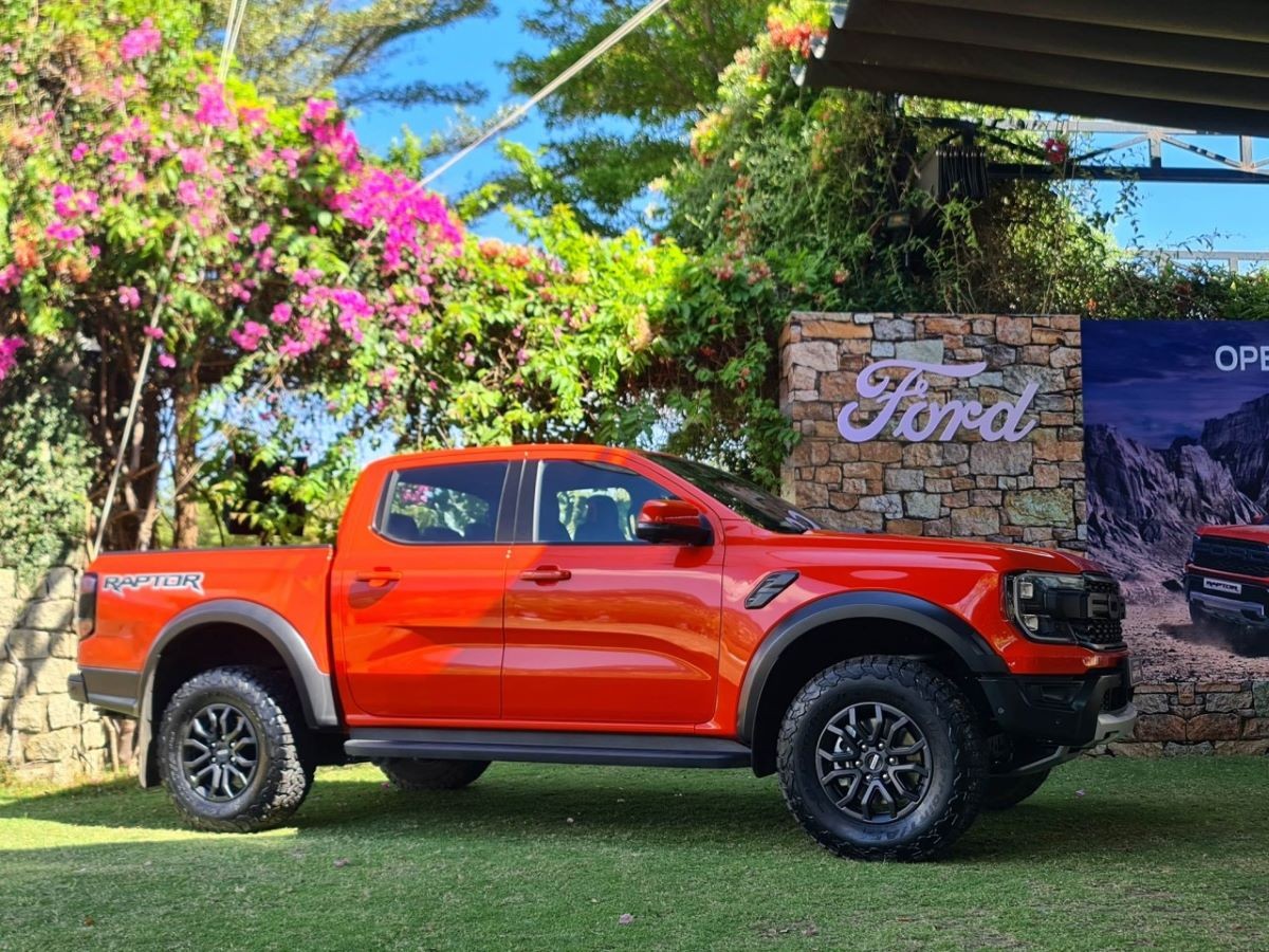 Cận cảnh Ford Ranger Raptor xuất hiện tại Việt Nam Cận cảnh Ford Ranger Raptor xuất hiện tại Việt Nam