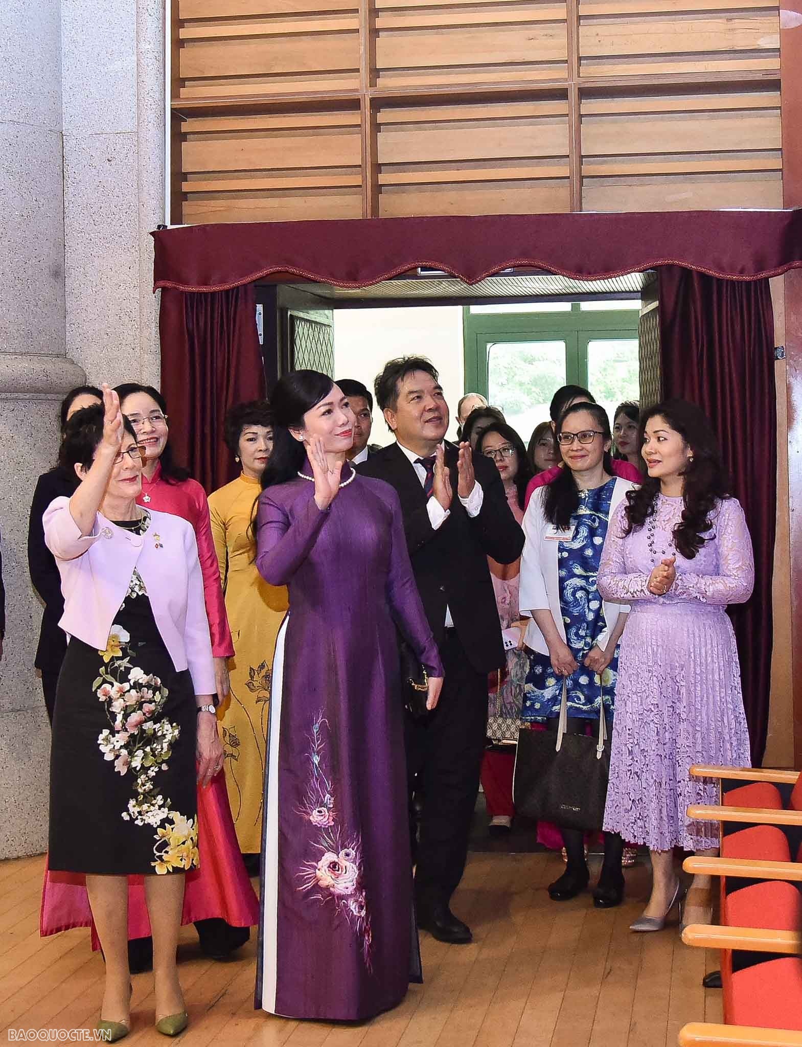 Phu nhân Chủ tịch nước và Phu nhân Toàn quyền Australia thăm Học viện Âm nhạc Quốc gia Việt Nam Phu nhân Chủ tịch nước và Phu nhân Toàn quyền Australia thăm Học viện Âm nhạc Quốc gia Việt Nam