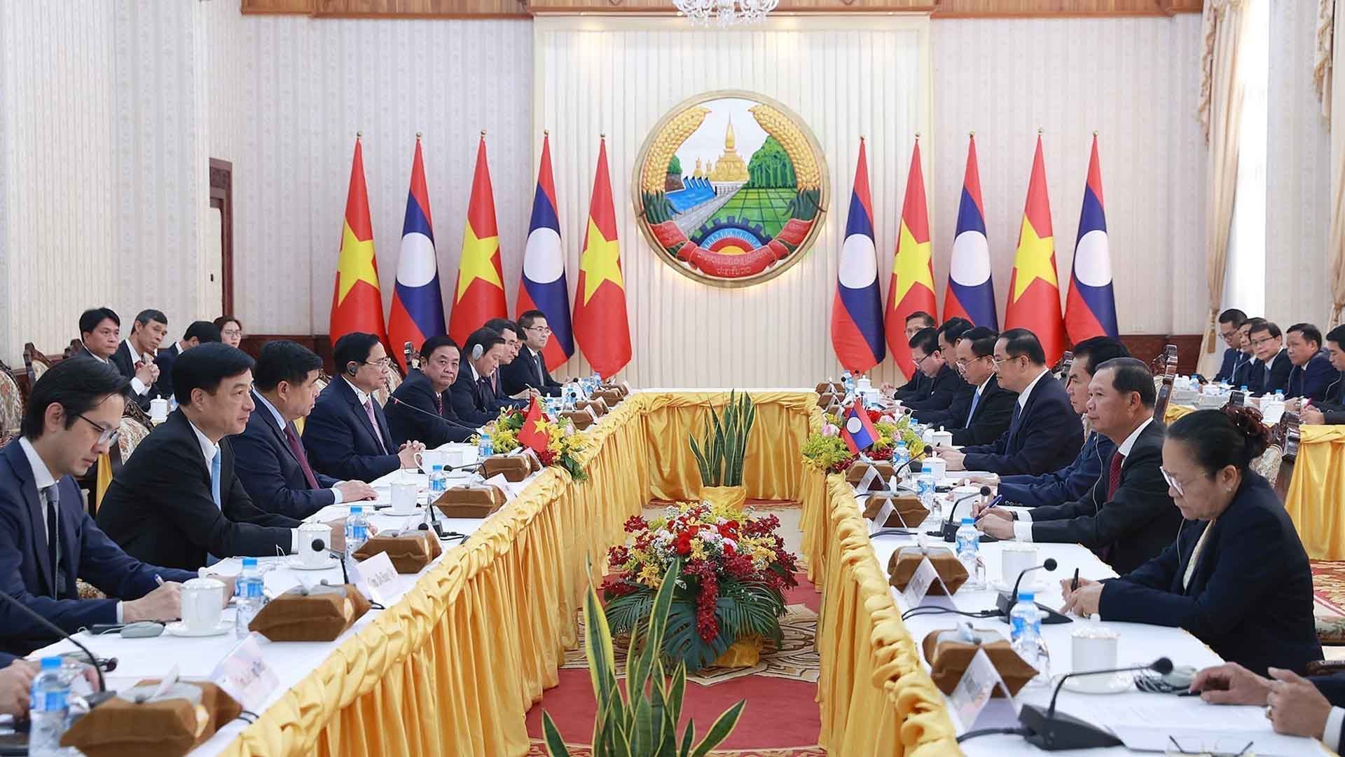 Thủ tướng Phạm Minh Chính gặp Thủ tướng Lào Xỏn-xay Xỉ-phăn-đon