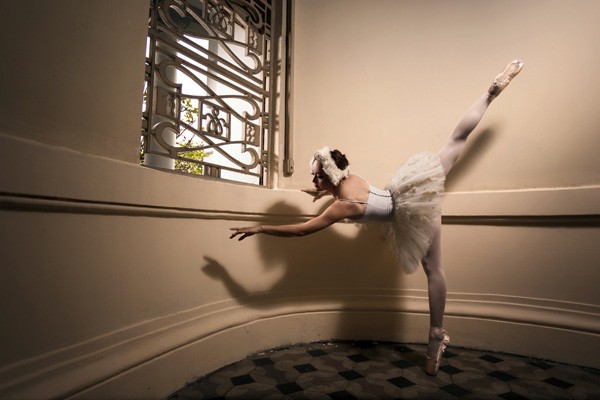 Lan Phương hóa vũ công xinh đẹp