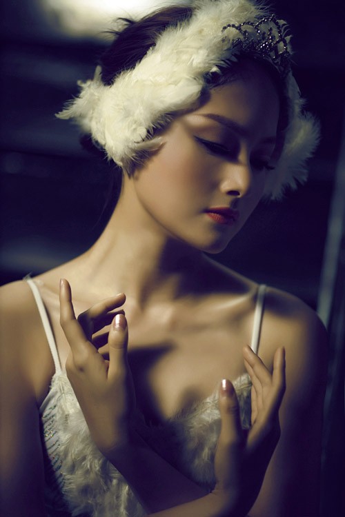 Lan Phương hóa vũ công xinh đẹp