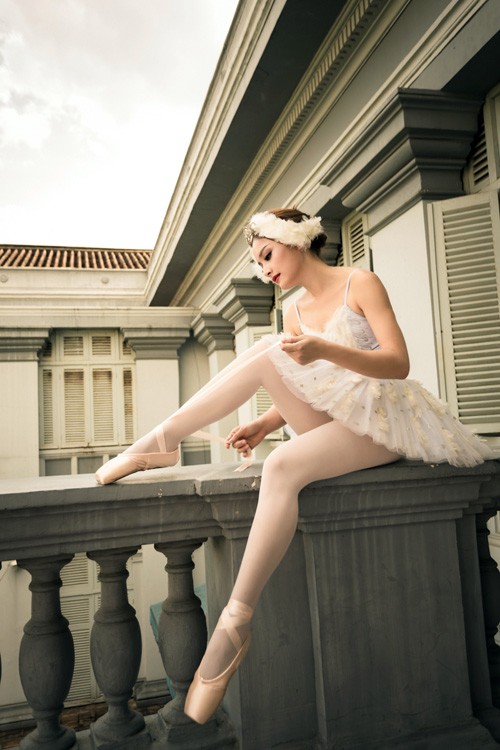 Lan Phương hóa vũ công xinh đẹp