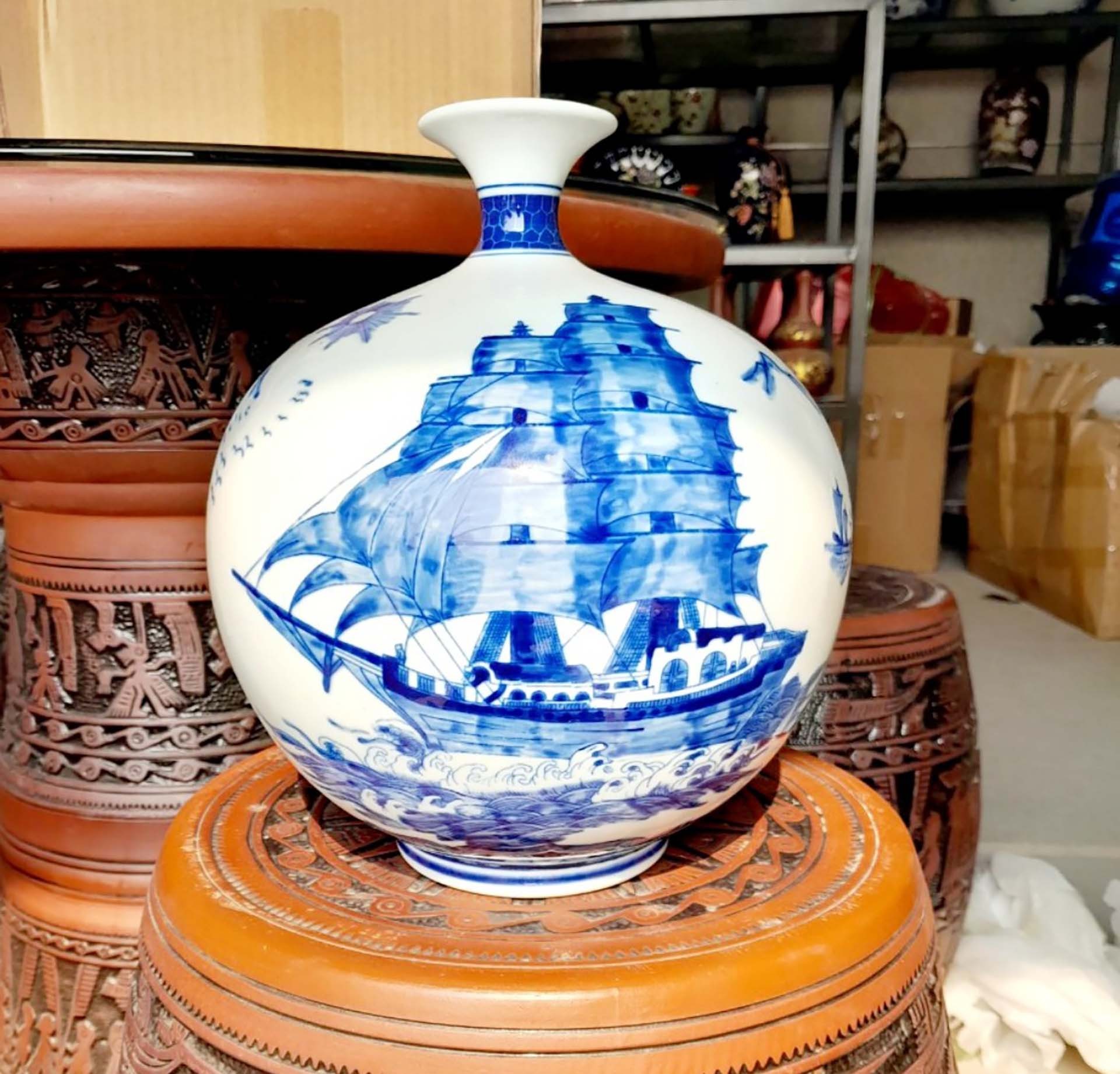 Sản phẩm bình gốm truyền thống Kim Lan. (Ảnh: M.H)