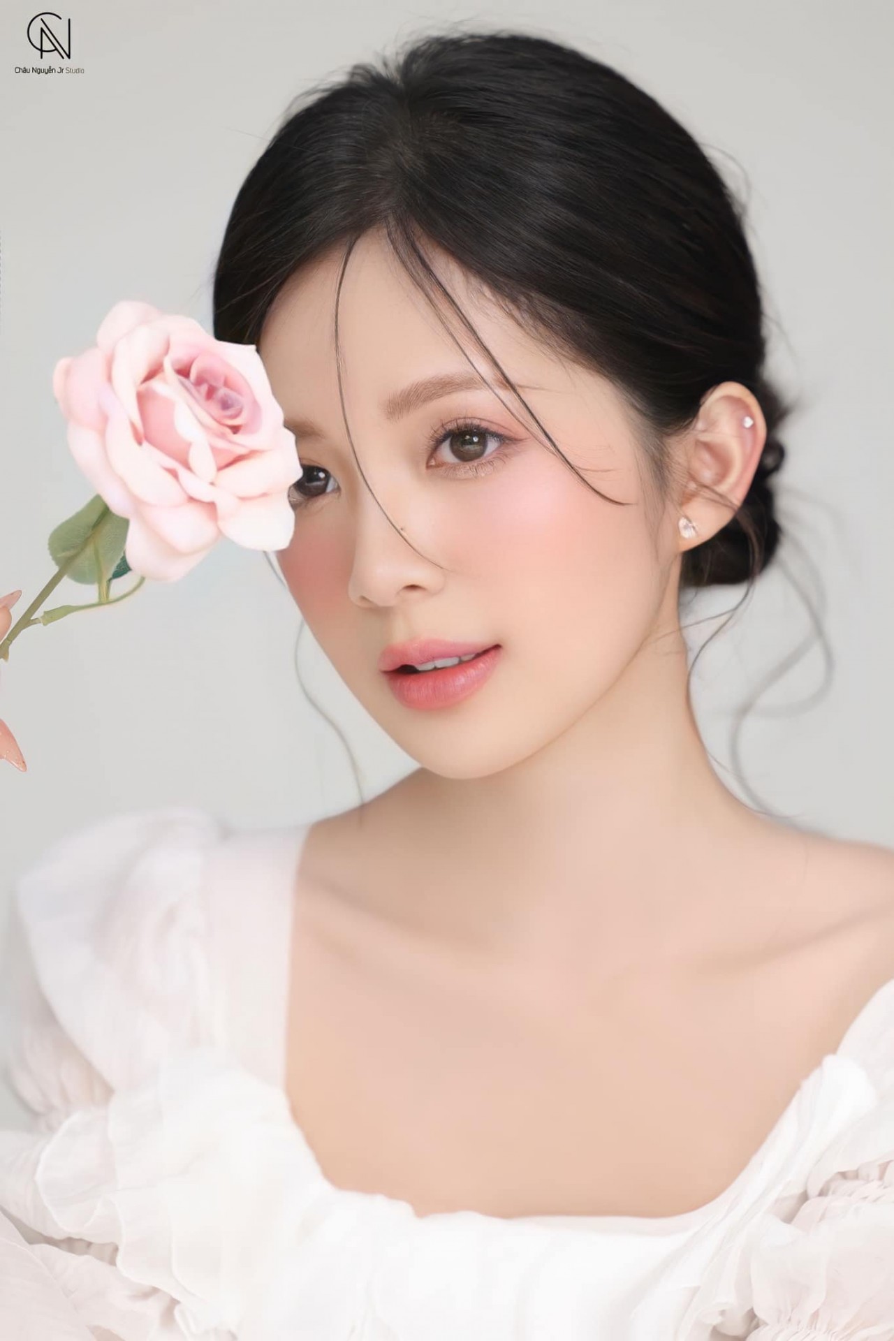 Nhan sắc diễn viên Ngọc Huyền