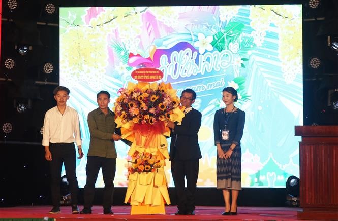 Lưu học sinh Lào rộn ràng đón Tết cổ truyền Bunpimay trên đất Cố đô. (Nguồn: TTXVN)