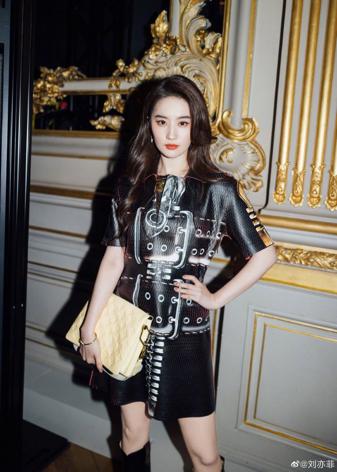 'Thần tiên tỷ tỷ’ Lưu Diệc Phi: Xinh đẹp, giàu có và 36 tuổi vẫn độc thân