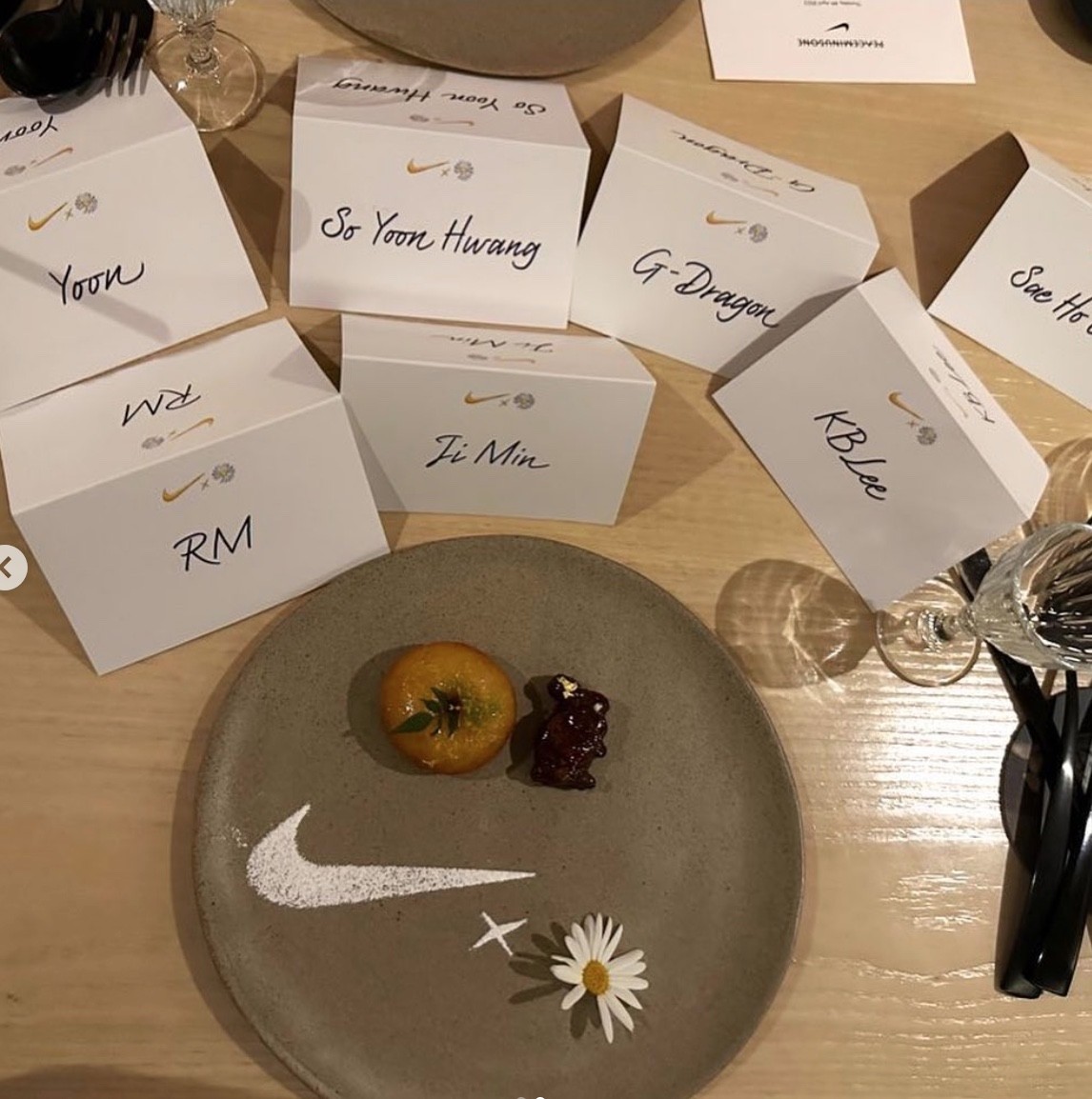 Ba ‘mảnh ghép’ của Bigbang chụp ảnh cùng nhau sau 6 năm