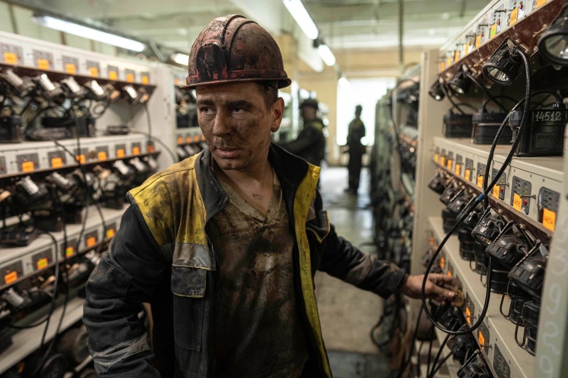 Bên trong hầm mỏ khai thác than của Ukraine