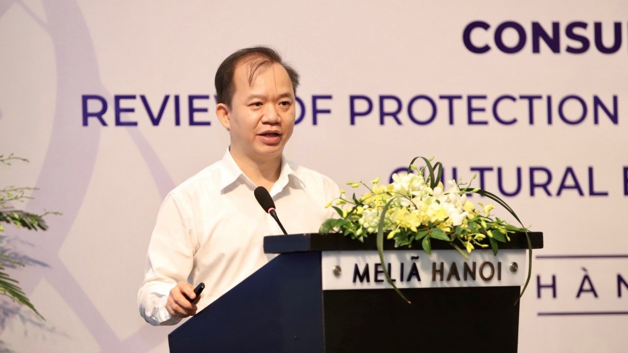 ĐBQH Bùi Hoài Sơn: Việc tạo ra các danh hiệu kệch cỡm làm rối loạn thị trường giải trí