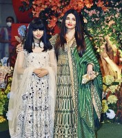 Nhan sắc giống hệt Lisa (BlackPink) của con gái Hoa hậu Thế giới đẹp nhất mọi thời đại