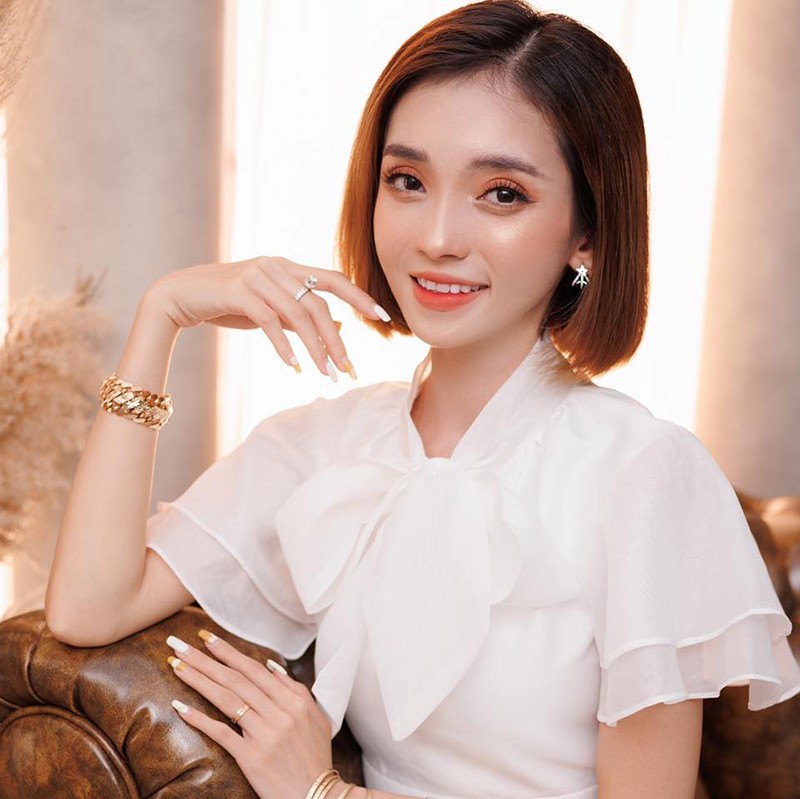 Bạn nên ngưng dùng mỹ phẩm nếu da sần sùi, ngứa và có vết tấy đỏ