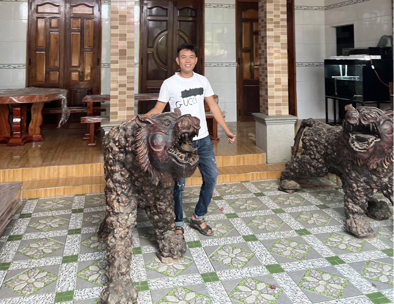 Lê Ngọc Hữu cùng đam mê các sản phẩm gỗ truyền thống