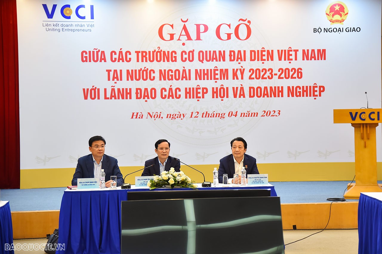 Đoàn Trưởng cơ quan đại diện Việt Nam ở nước ngoài nhiệm kỳ 2023-2026 làm việc với lãnh đạo VCCI, các hiệp hội và doanh nghiệp Đoàn Trưởng cơ quan đại diện Việt Nam ở nước ngoài nhiệm kỳ 2023-2026 làm việc với lãnh đạo VCCI, các hiệp hội và doanh nghiệp