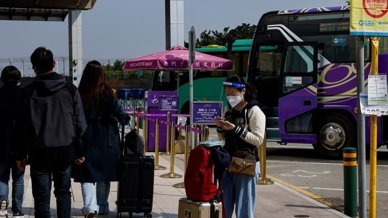 trung quoc ra quy dinh moi ve viec deo khau trang noi cong cong