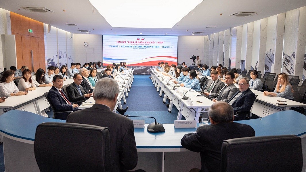 Khánh thành Thư viện Pháp ngữ và trao đổi về quan hệ ngoại giao Việt Nam-Pháp