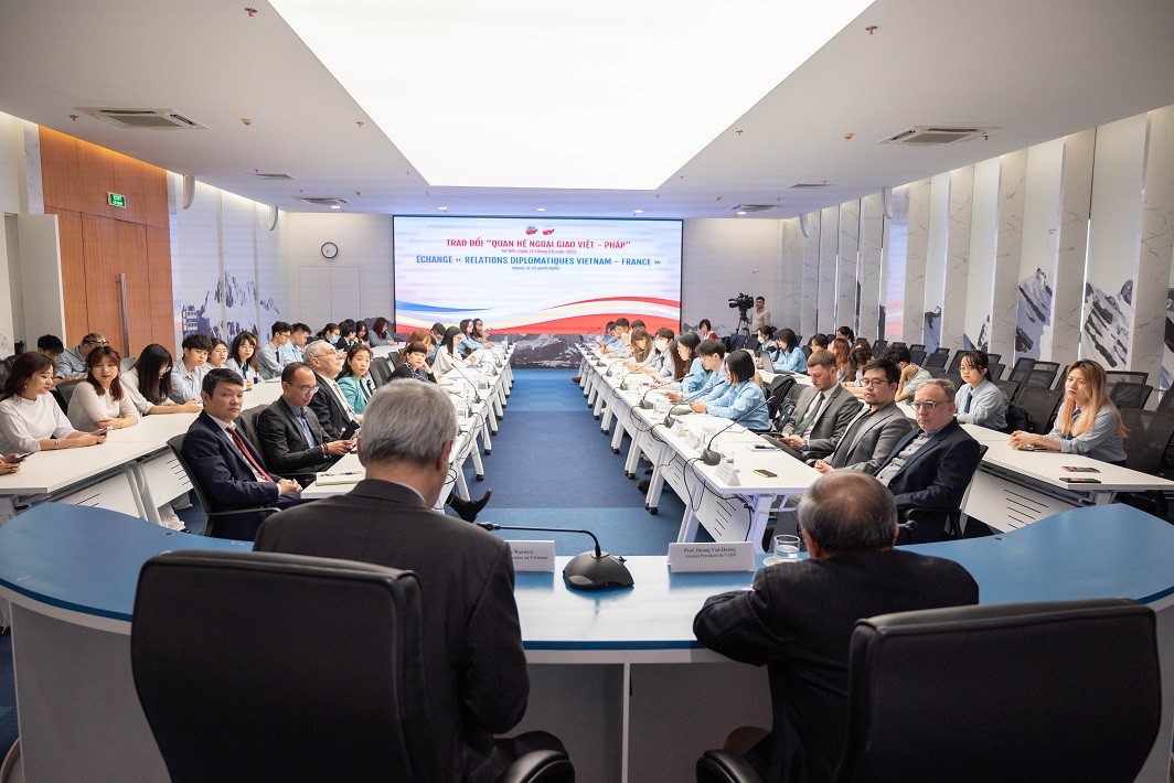 Khánh thành Thư viện Pháp ngữ và tổ chức Trao đổi 'Quan hệ Ngoại giao Việt-Pháp' Khánh thành Thư viện Pháp ngữ và tổ chức Trao đổi 'Quan hệ Ngoại giao Việt-Pháp'