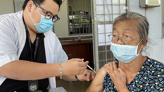 covid19 ngay 134 497 ca mac moi cao nhat trong khoang 4 thang qua 8 ca tho oxy khong truong hop tu vong