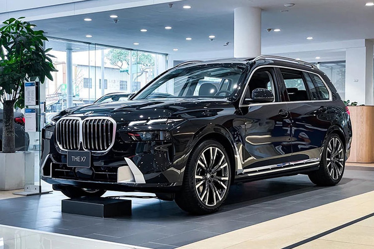 Cận cảnh BMW X7 2023, giá từ 6,2 tỷ đồng
