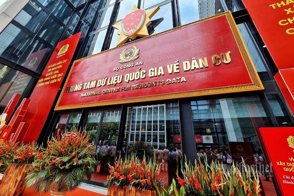 Người dân hưởng lợi từ ứng dụng kết nối dữ liệu dân cư, hướng đến Chính phủ số, công dân số