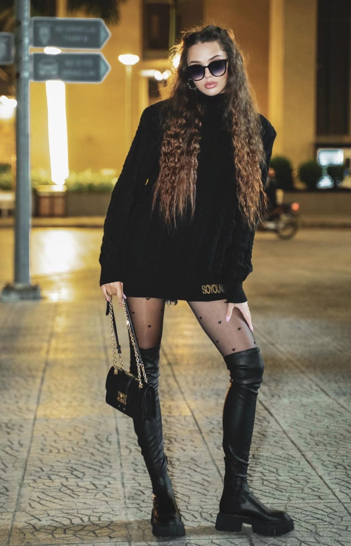 Nhan sắc quyến rũ sau sinh của vợ thủ môn Bùi Tiến Dũng