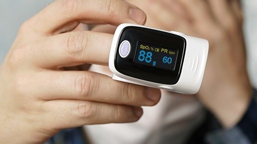 nhung dau hieu benh nhan covid19 tro nang va phuong an khac phuc