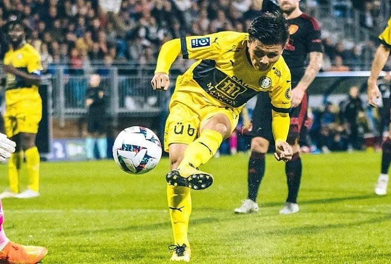 Quang Hải có khả năng phải rời khỏi Pau FC, ráo riết tìm bến đỗ mới