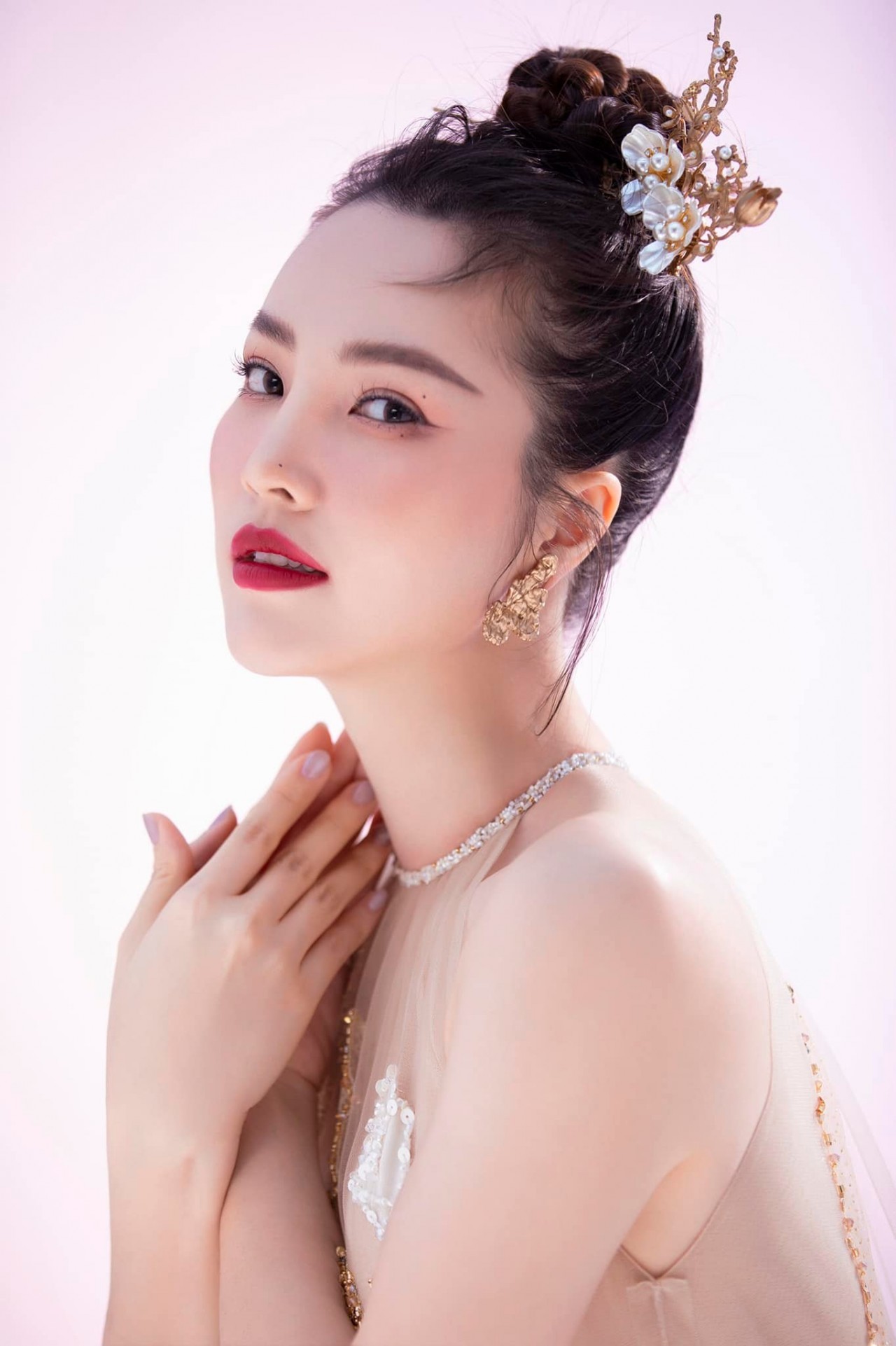 Á hậu Thụy Vân