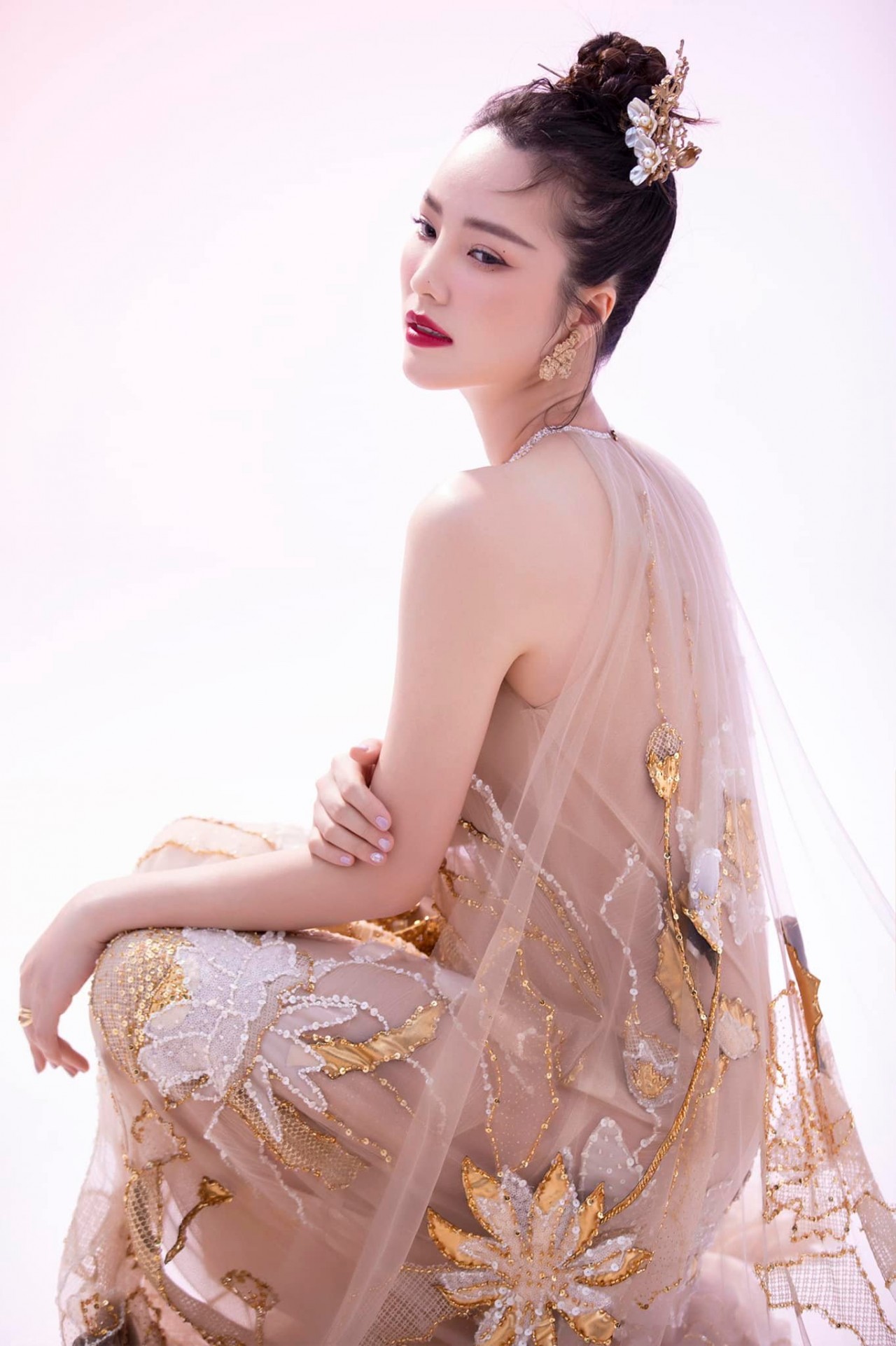 Á hậu Thụy Vân