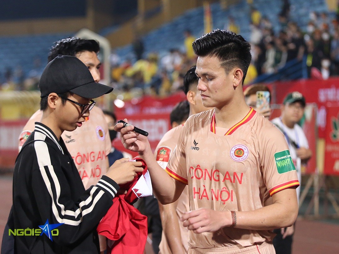 V-League 2023: Những hình ảnh các cầu thủ CLB Công an Hà Nội mừng chiến thắng đậm trước đội Nam Định