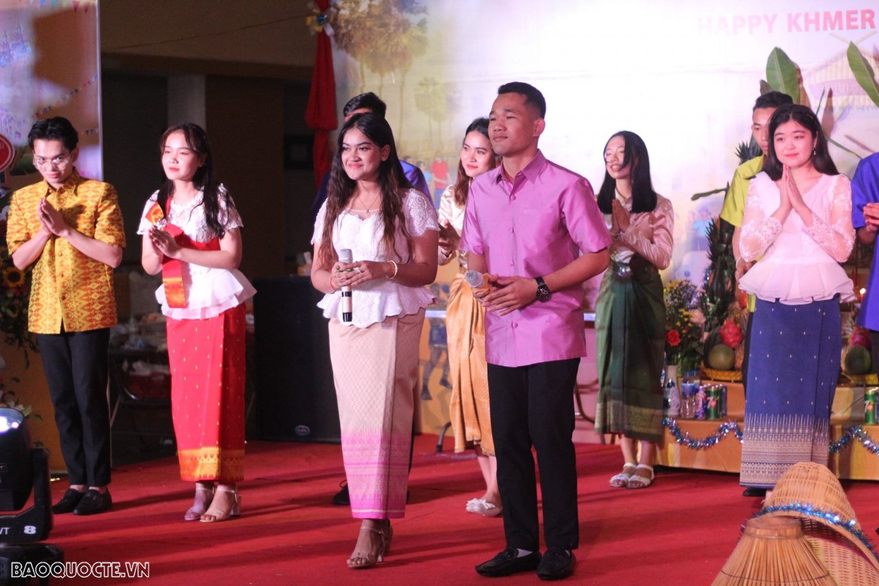 Đặc sắc Tết cổ truyền Chol Chhnam Thmey của sinh viên Campuchia tại Hà Nội