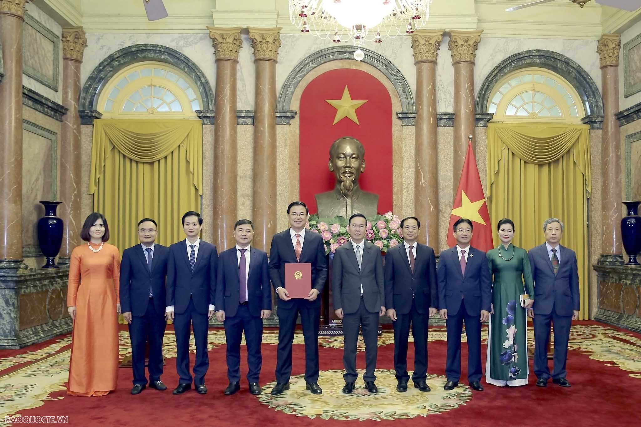 Chủ tịch nước trao quyết định bổ nhiệm Đại sứ Việt Nam tại Nhật Bản