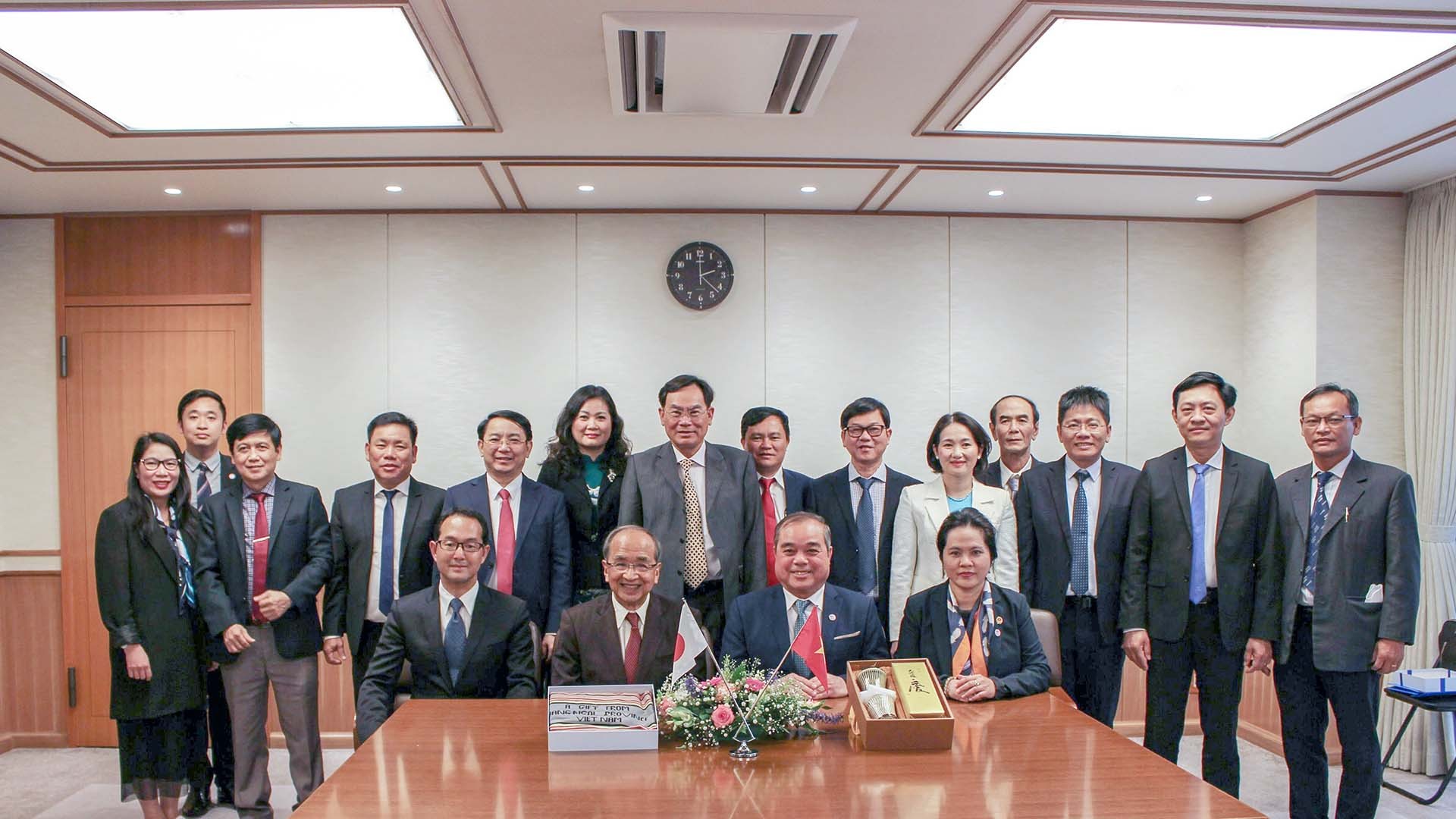 Tỉnh Quảng Ngãi ký kết biên bản ghi nhớ hợp tác trong lĩnh vực cung ứng nguồn nhân lực với tỉnh Oita, Nhật Bản