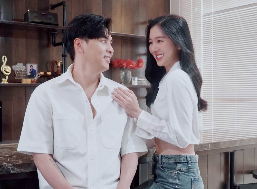 Hôm 16/4, Hồ Quang Hiếu công khai bạn gái Tuệ Như và cho biết hai người đang lên kế hoạch sinh em bé. Bạn gái Hồ Quang Hiếu sinh năm 2000, quê Cà Mau, hiện là người mẫu tự do. Hôm 16/4, Hồ Quang Hiếu công khai bạn gái Tuệ Như và cho biết hai người đang lên kế hoạch sinh em bé. Bạn gái Hồ Quang Hiếu sinh năm 2000, quê Cà Mau, hiện là người mẫu tự do.